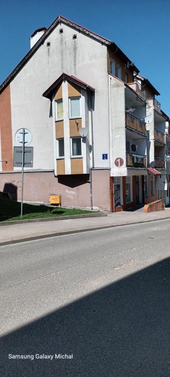 Budova, v ktorej sa apartmán nachádza