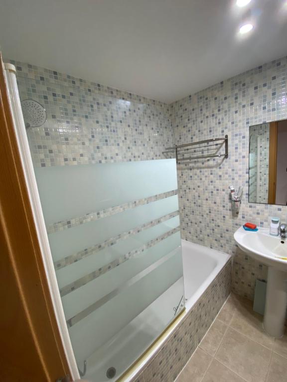 Fotografia z galérie ubytovania Mer et Golf, superbe appartement avec piscine v destinácii Casares