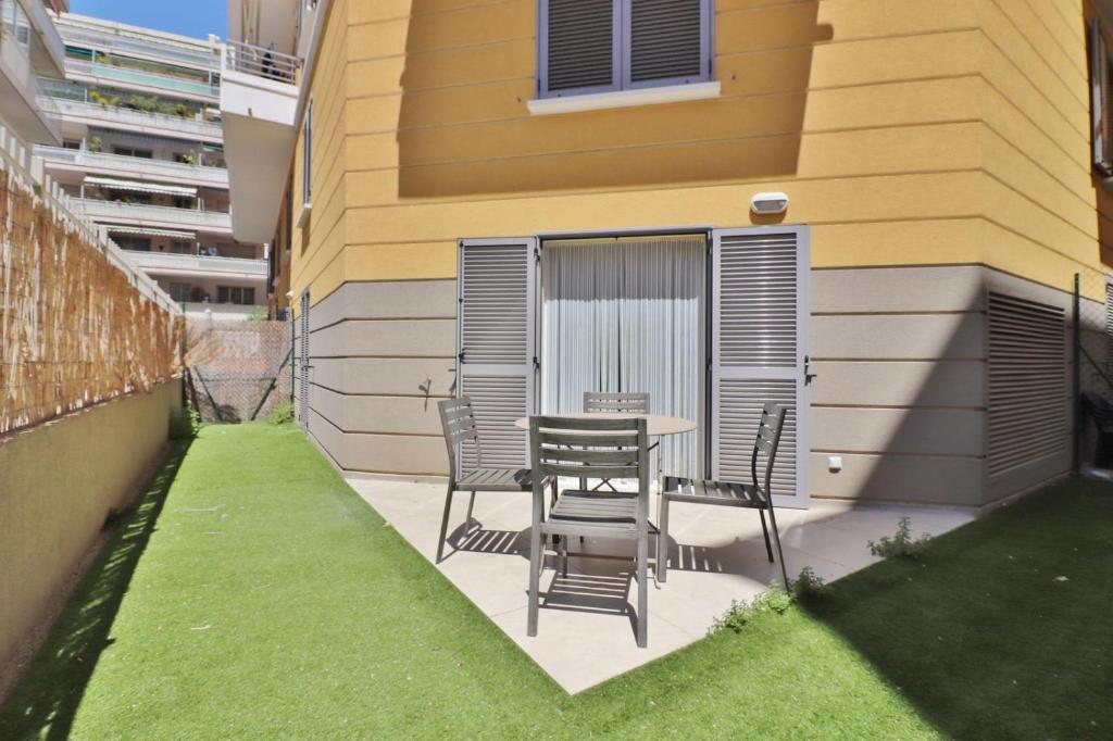 Budova, v ktorej sa apartmán nachádza