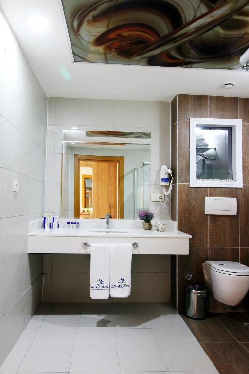 Sarissa Hotel - 