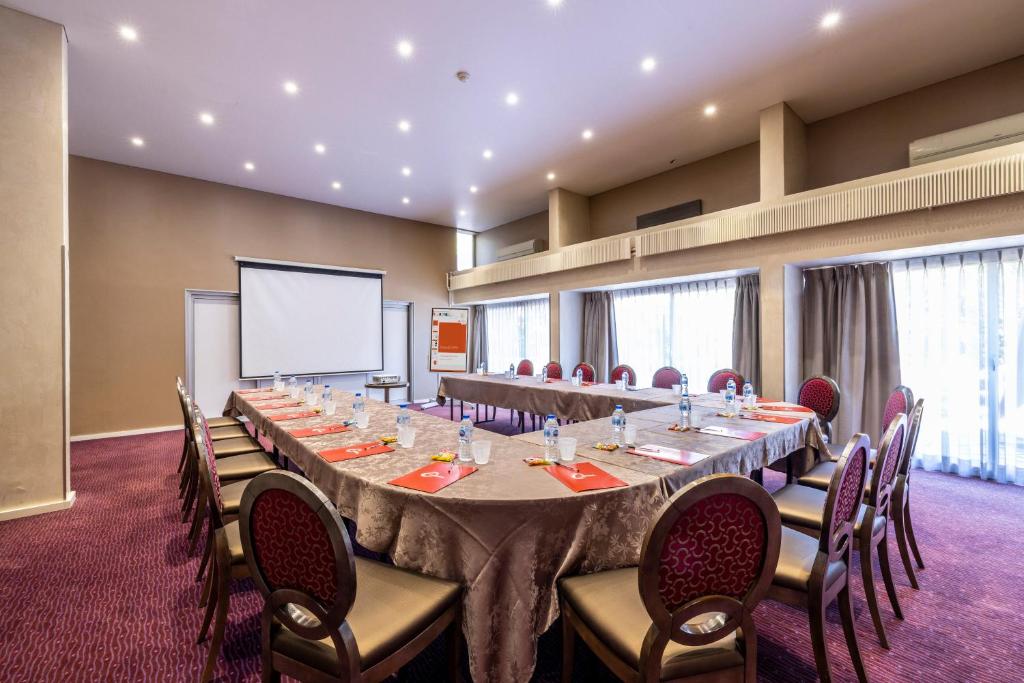 Konferenční prostory v ubytování Hôtel Les Trois Roses, Meylan Grenoble