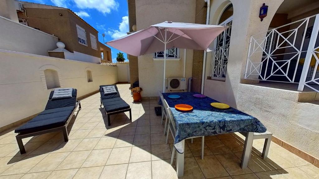 3 Bed Quad House Altos De La Bahia، توريفايجا – أحدث أسعار 2023