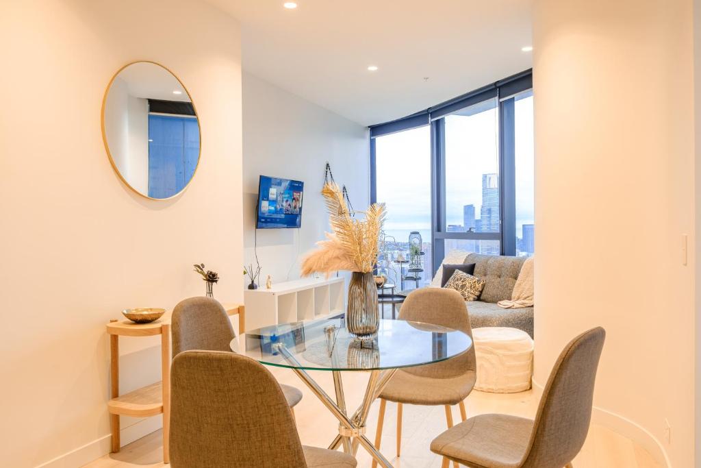 Apartment Five Star CBD view 1BR1BA Sapphire by the Garden, Melbourne
