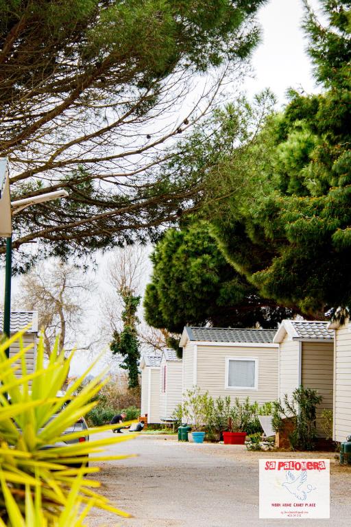 Vonkajšia záhrada v ubytovaní Mobil Home-Sa Palomera- Camping Mar Estang-Canet en Roussillon 66140