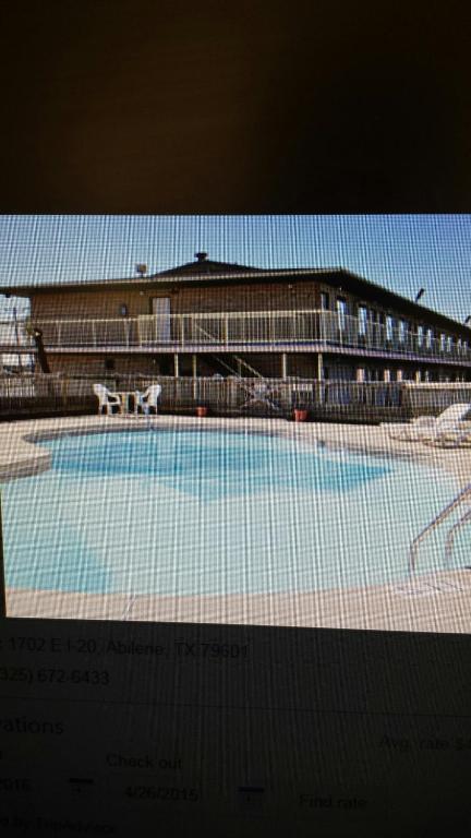 Bazén v ubytování Motel 6-Abilene, TX nebo v jeho okolí