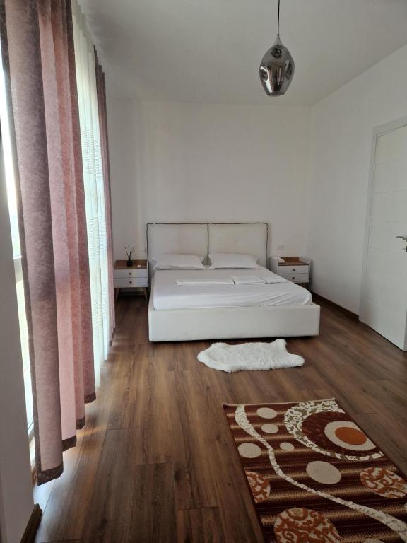 Luxury Rent Apartment 10 - Image 7