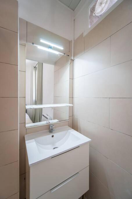 Kúpeľňa v ubytovaní Appartement tout équipé balcon 4 pers St Charles