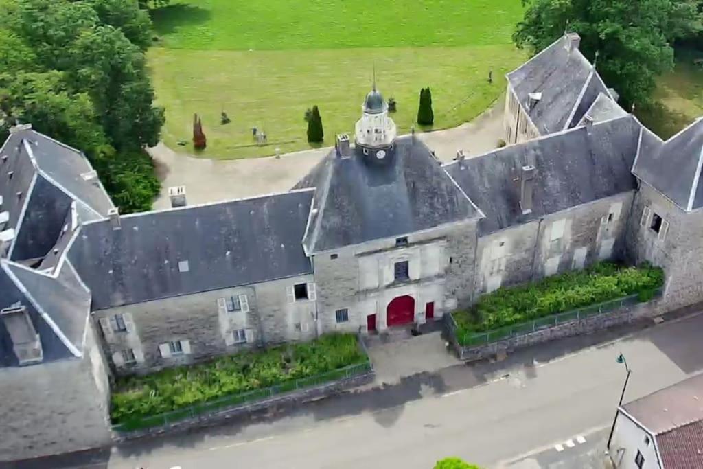 Zdjęcie z galerii obiektu Château historique XVIIIe Parc 4ha Rivière w mieście Rimaucourt