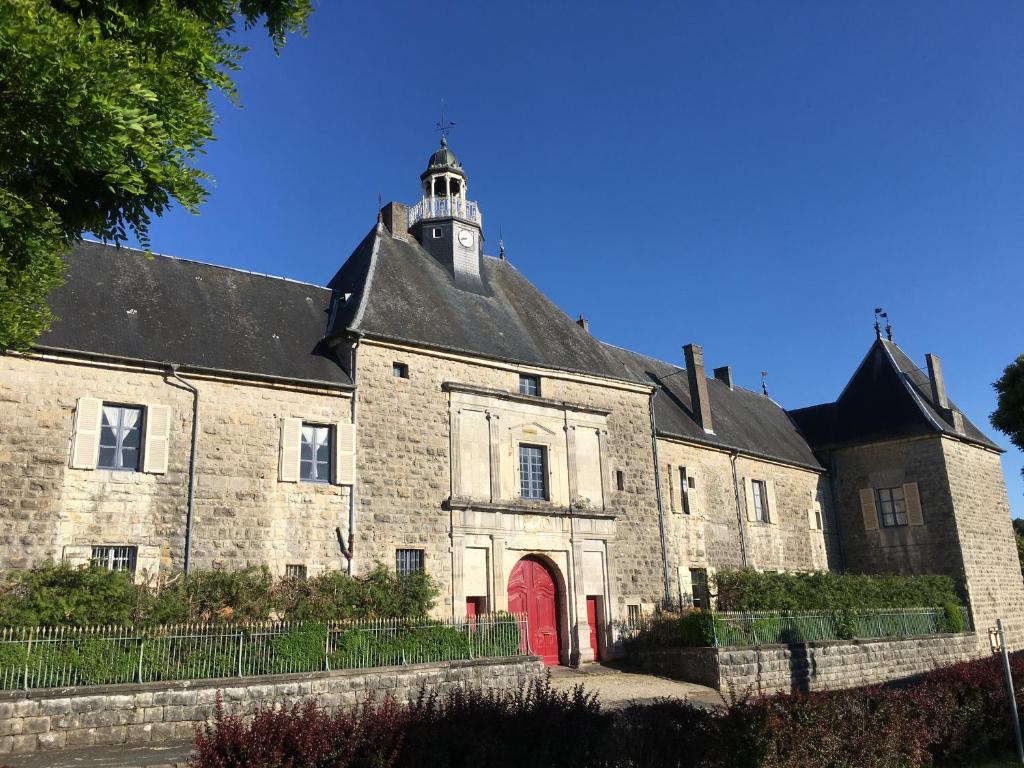 Zdjęcie z galerii obiektu Château historique XVIIIe Parc 4ha Rivière w mieście Rimaucourt