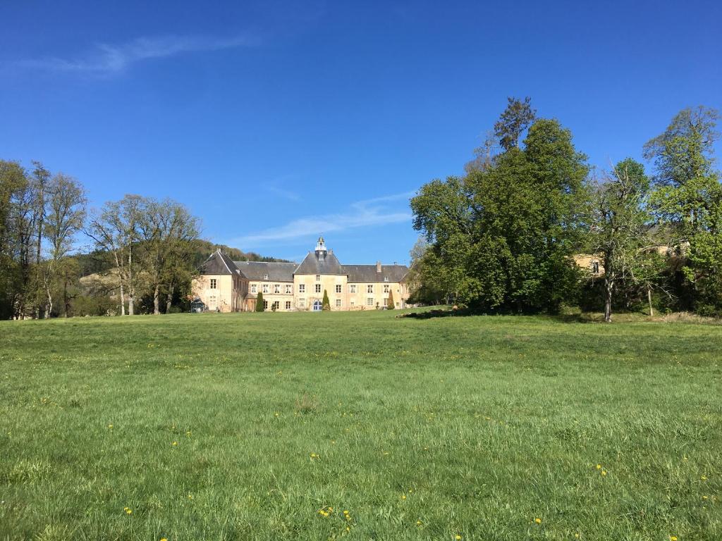 Zdjęcie z galerii obiektu Château historique XVIIIe Parc 4ha Rivière w mieście Rimaucourt