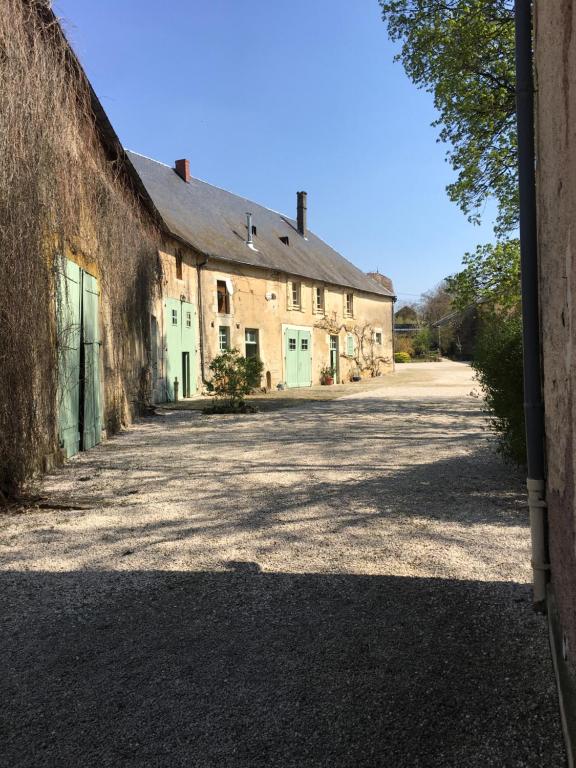 Zdjęcie z galerii obiektu Château historique XVIIIe Parc 4ha Rivière w mieście Rimaucourt