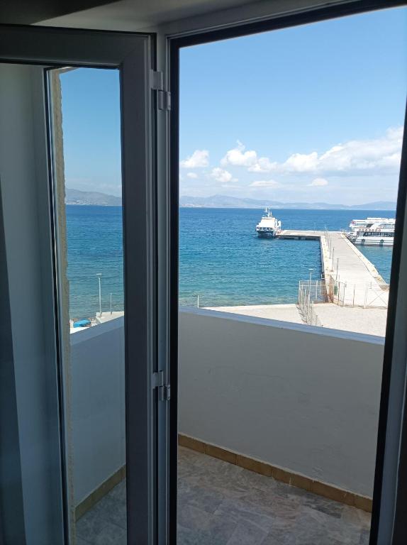 Nespecifikovaný výhled na moře nebo výhled na moře při pohledu z aparthotelu