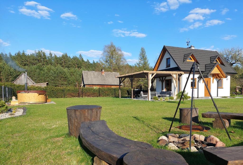 Vonkajšia záhrada v ubytovaní Domek nad Marychą - Zelwa