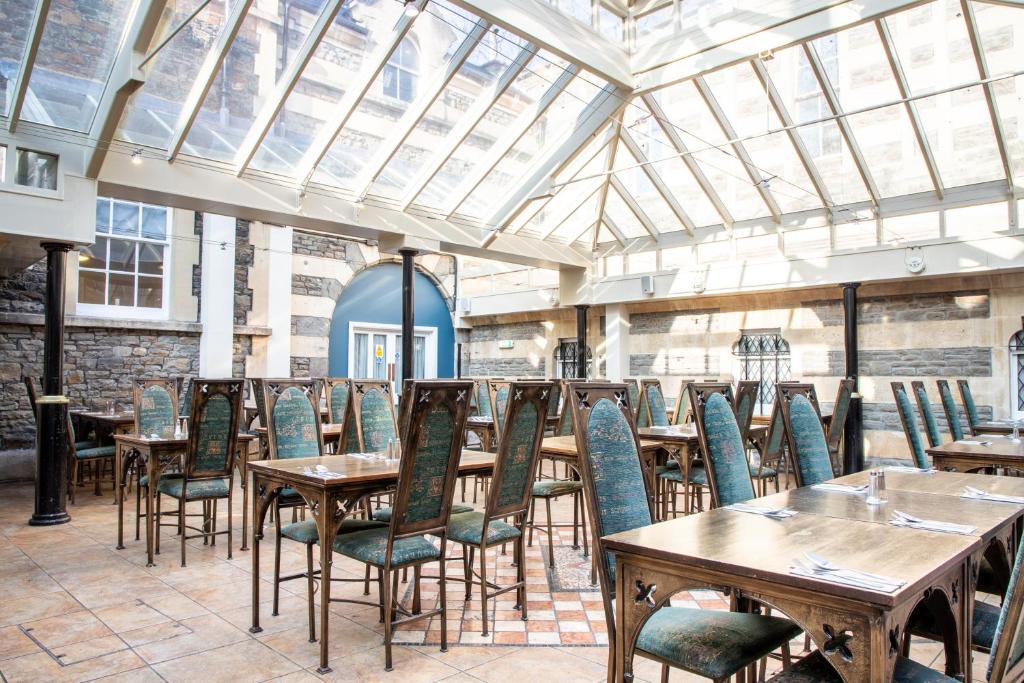 Arnos Manor Hotel - Resim 4