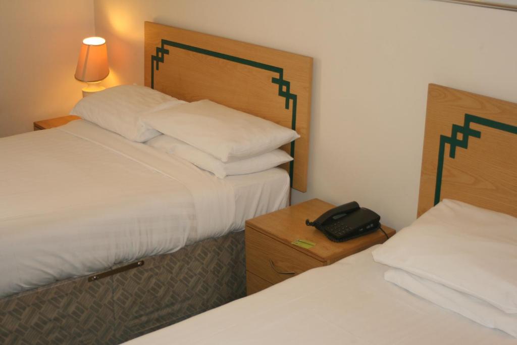 Hanover Hotel & McCartney's Bar - Resim 10