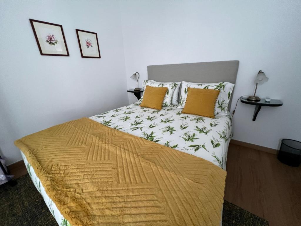 Postel nebo postele na pokoji v ubytování Palácio - Exclusive Villa, Caloura