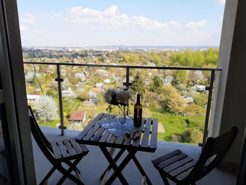 Balkón alebo terasa v ubytovaní NEW APARTMENT Wołyńska - przestronny, z widokiem, czysto, parking, balkon