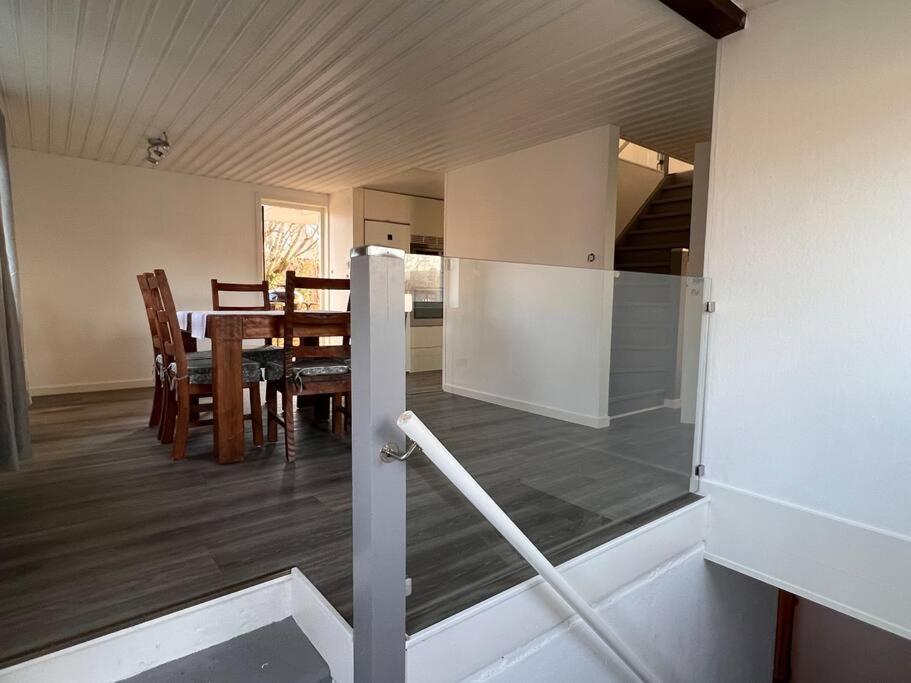 Kuchyň nebo kuchyňský kout v ubytování Lantlig villa i Ljungbyhed