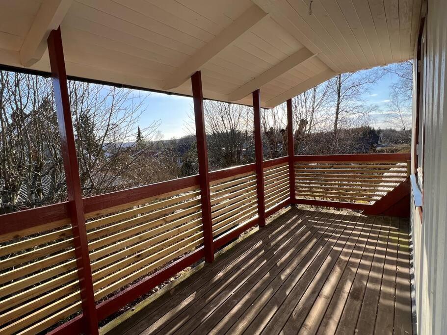 Balkón nebo terasa v ubytování Lantlig villa i Ljungbyhed