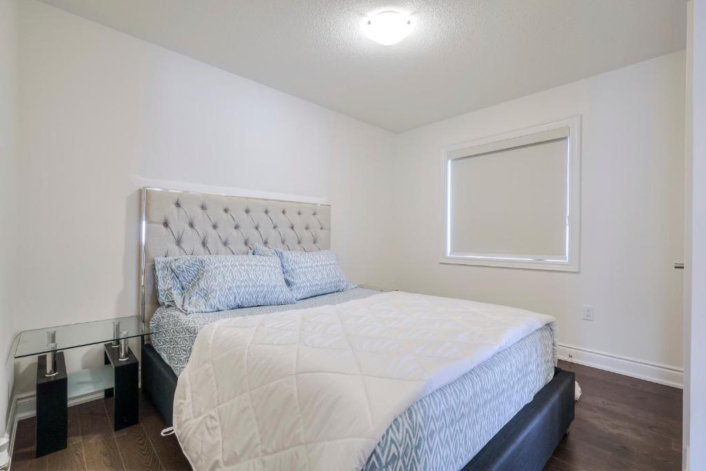 Un pat sau paturi într-o cameră la Relax, Refresh and Recharge Peaceful Space