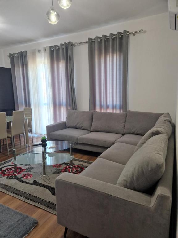 Luxury Rent Apartment 10 - Image 5