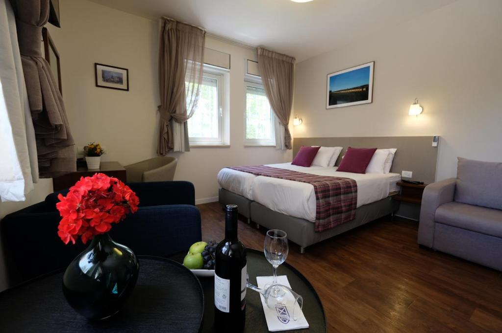 אזור ישיבה ב-Scots House Hotel