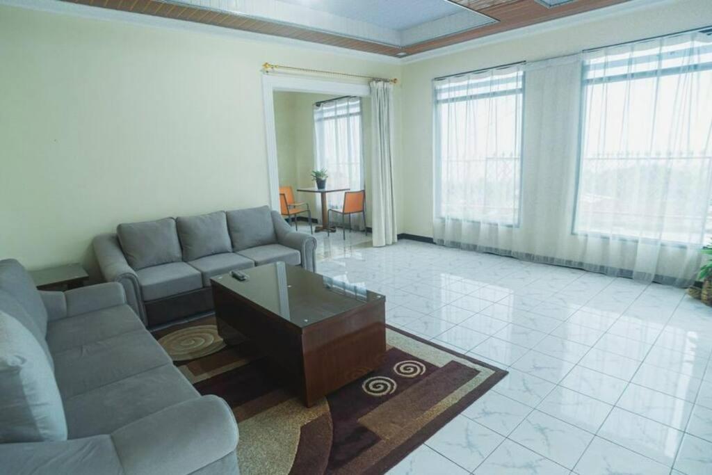 Dsutedjo House Homestay