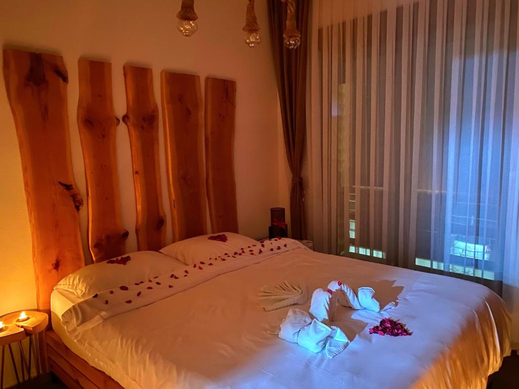 HotelRestaurant Gështenja - Deluxe Double Room With Shower