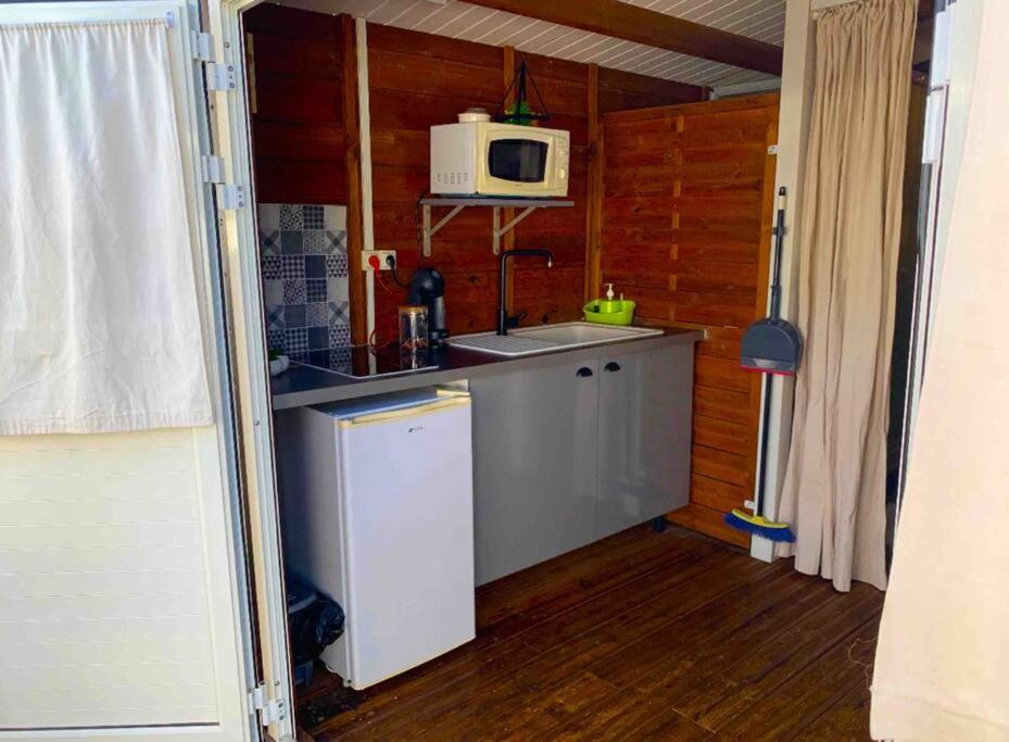Kuchyň nebo kuchyňský kout v ubytování Bungalow Ti Kako