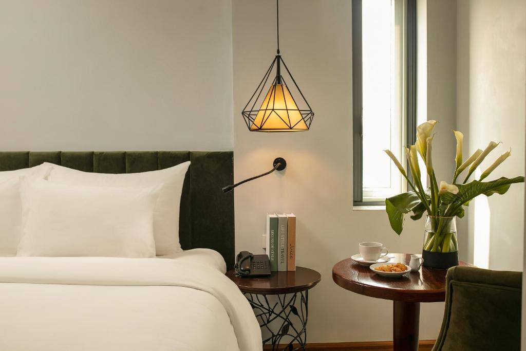 La Mejor Hotel & Sky Bar - 2