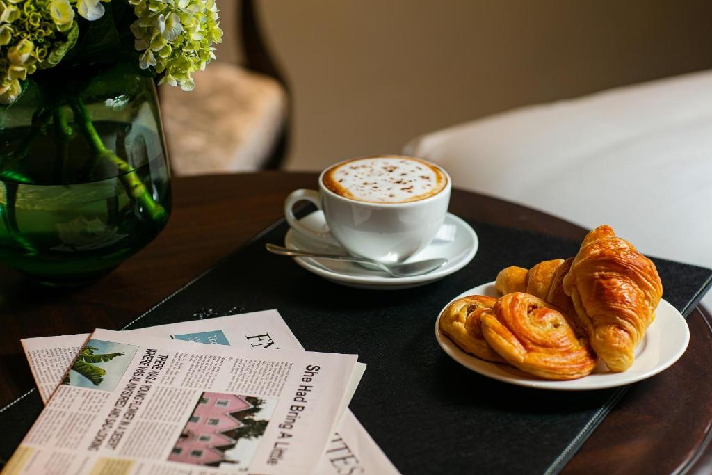 La Mejor Hotel & Sky Bar - 3