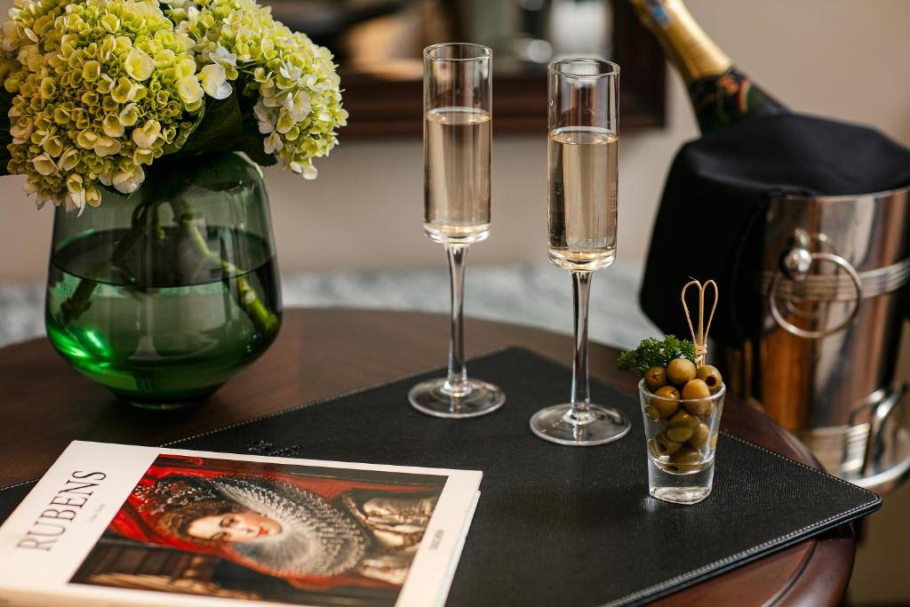 La Mejor Hotel & Sky Bar - 5