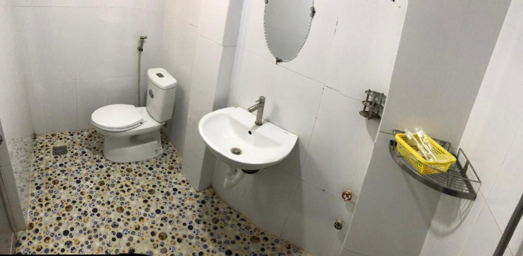 Koupelna v ubytování Nhà nghỉ PHƯƠNG HIỀN