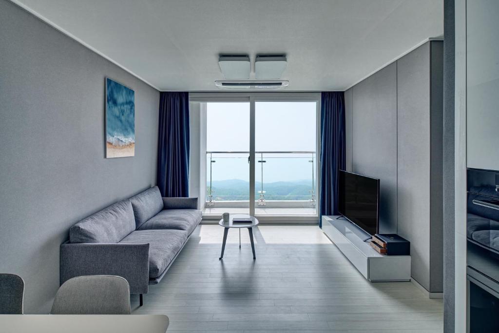 Posezení v ubytování Gangneung Chonpines Ocean Suites Hotel