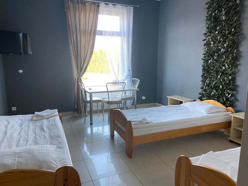 Żółta Walizka Gościniec - Triple Room With Private Bathroom