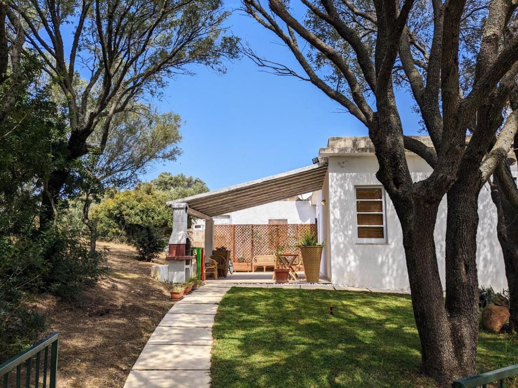 Villa Uliveto a Chia - Oasi di relax con piscina e spa