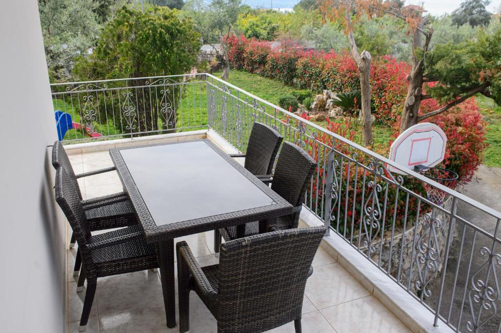 Balkón nebo terasa v ubytování kostas house