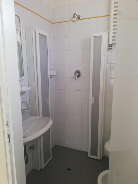 Hotel Moresco Riccione - Piscina Beach Village - Resim 36