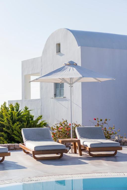 Bazén v ubytování Astro Palace Hotel & Suites nebo v jeho okolí