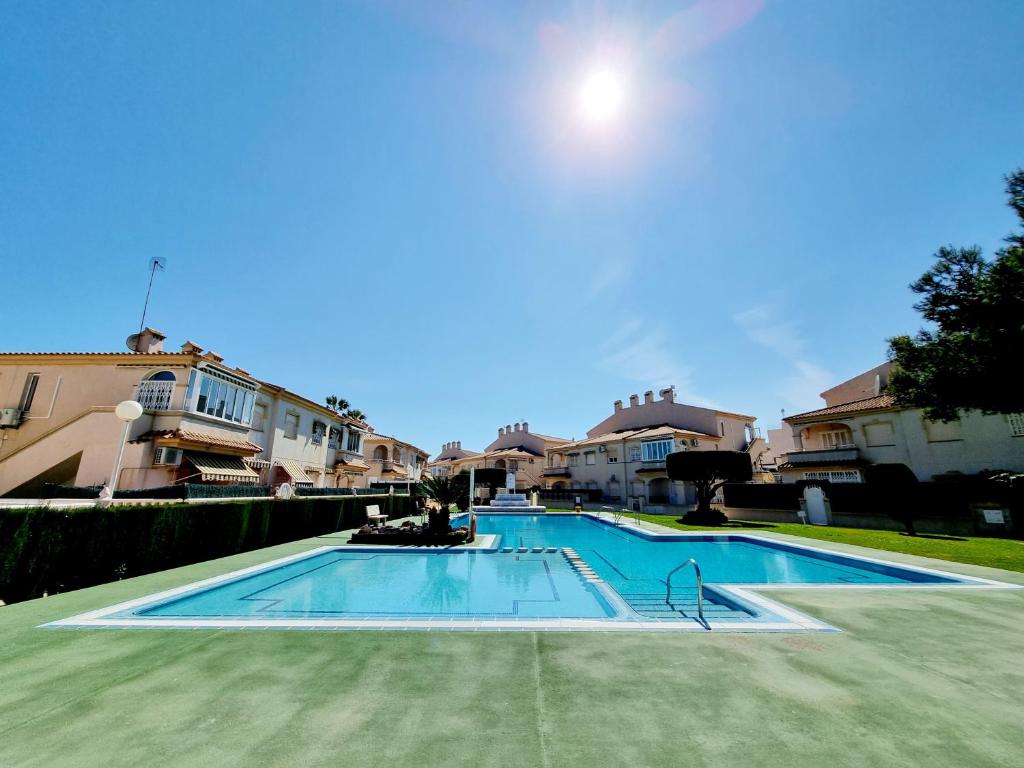 Itaca street bungalow, Torrevieja, Spain - Booking.com