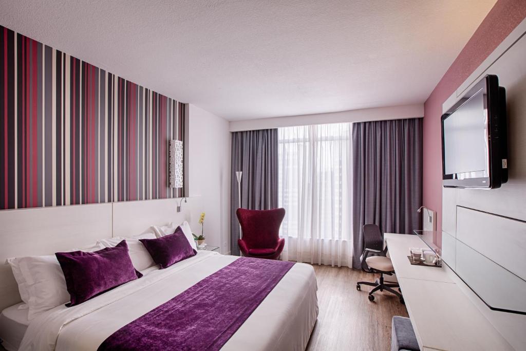  Radisson Hotel Curitiba