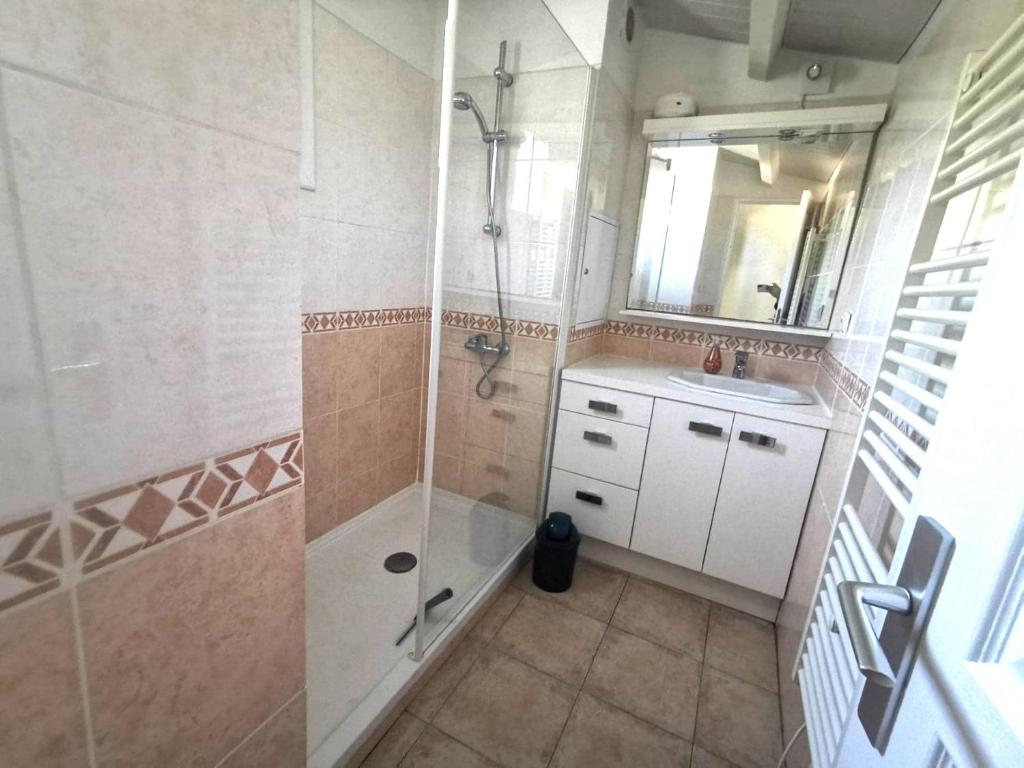 a bathroom with a shower and a sink at 5100 Mas de la Pinède 210 in Cap d&#39;Agde