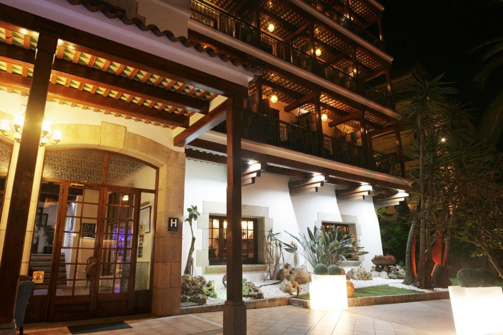 Budova, kde se hotel nachází