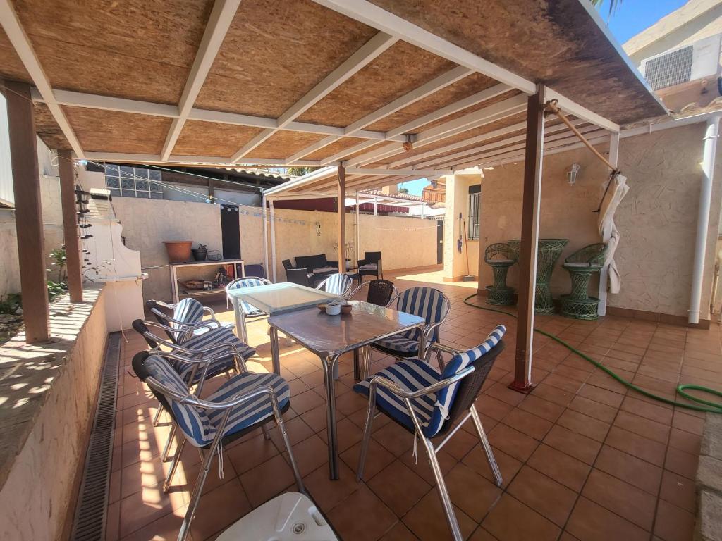 Casa piscina privada 4 dormitorios, Alicante – Precios ...