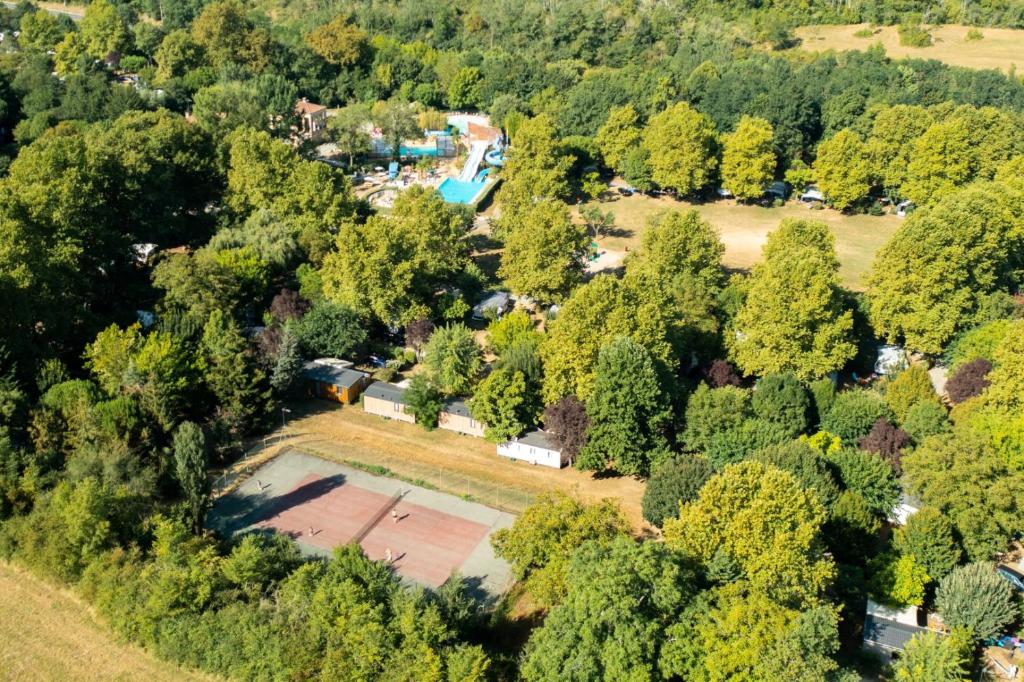 Vue panoramique sur l&#39;&eacute;tablissement Camping RCN Le Moulin de la Pique