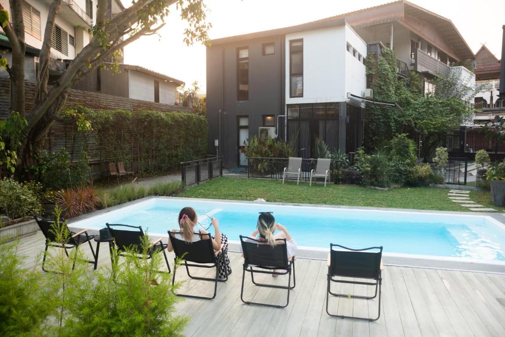 Kolam renang di atau dekat dengan Ombra House No. 21-24