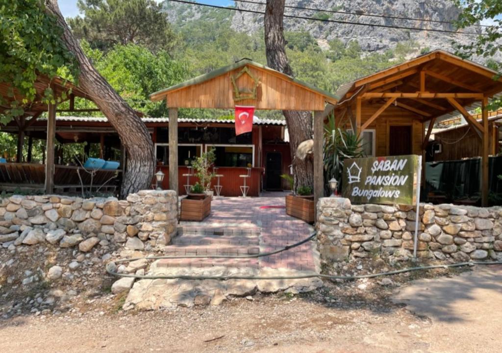 Saban Pansion Treehouses