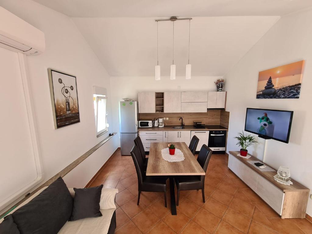 Apartments Angela Rab - Appartement De Deux Chambres