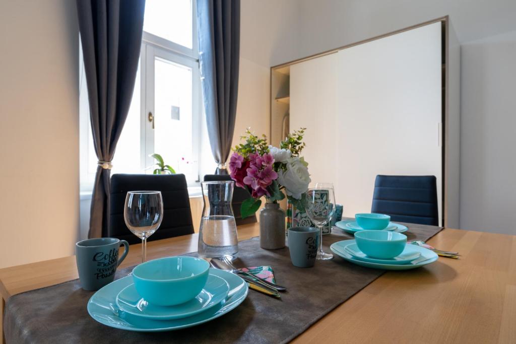 Príslušenstvo na prípravu kávy alebo čaju v ubytovaní Yeshello Apartment Central Station
