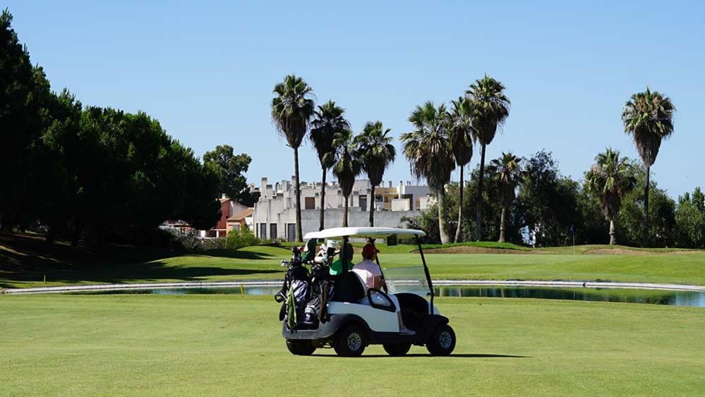 Fasilitas golf di apartemen